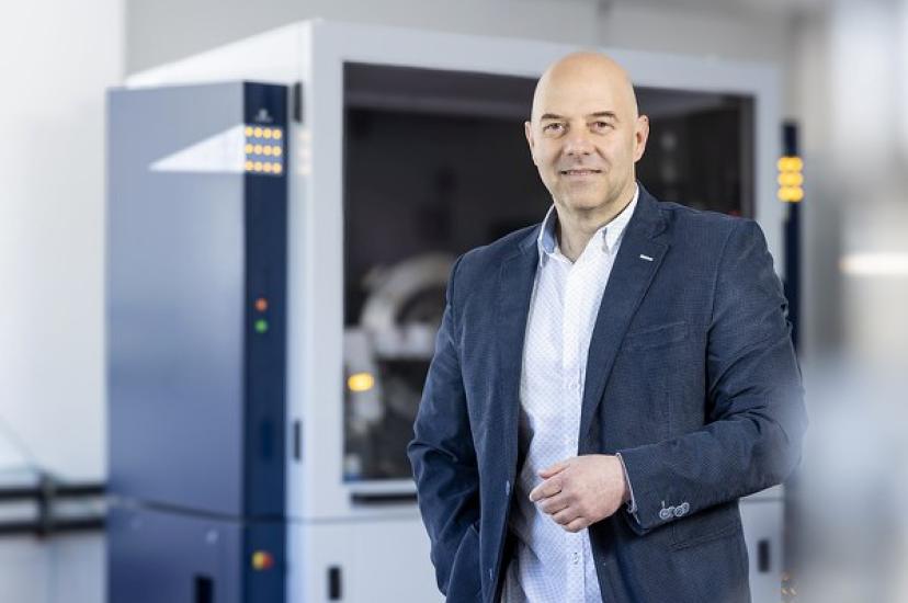 Professor Ilia Valov conducts research on memristors at Forschungszentrum Jülich