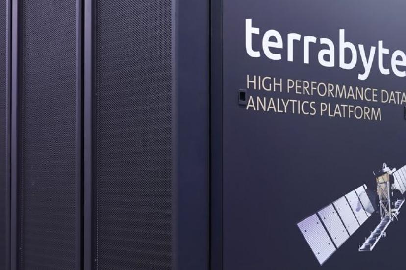 The High Performance Data Analytics (HPDA) platform for large data sets has been in use for seven years in environmental research and Earth observation