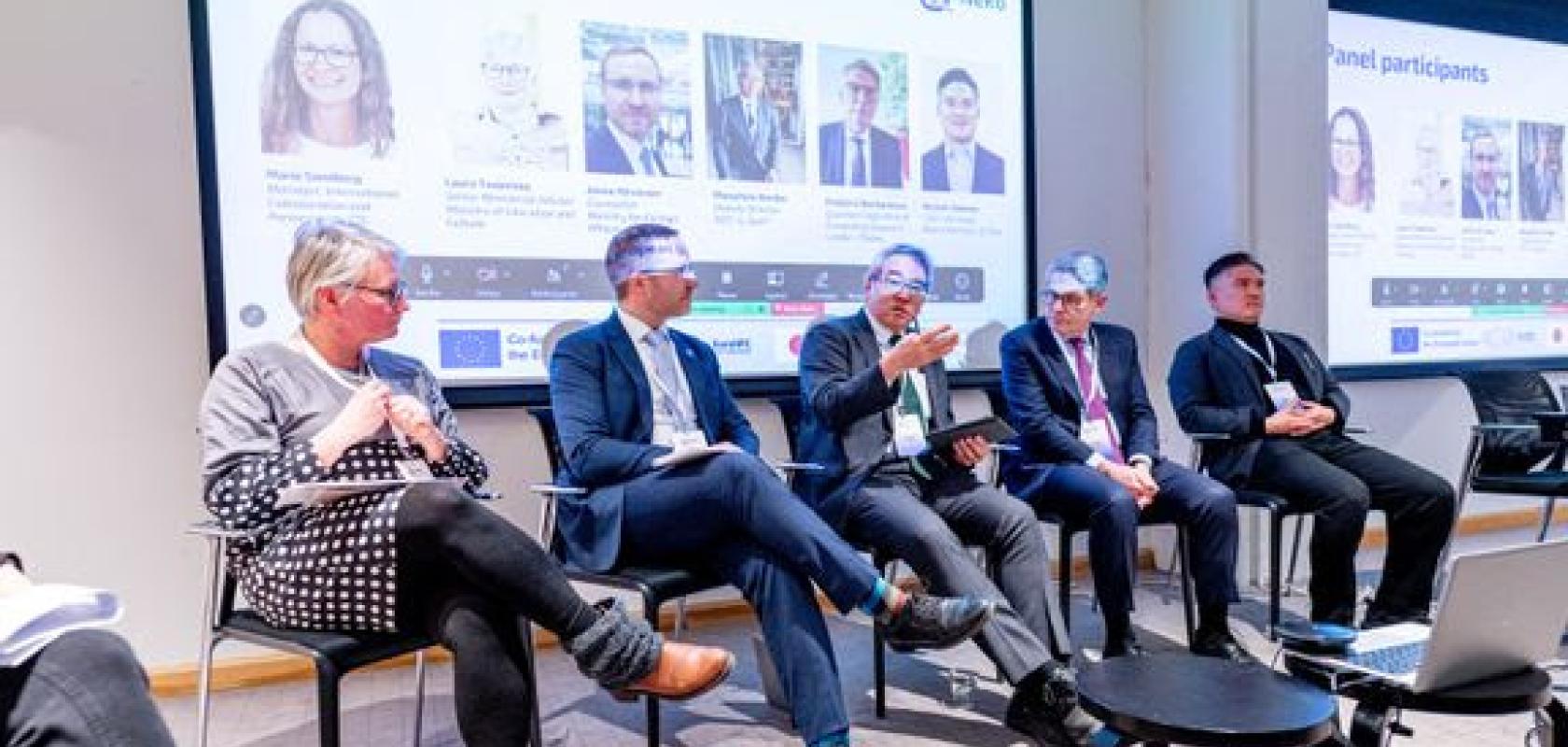 The panelists: Frédéric Barbaresco, Thales, France, Janne Hirvonen, Ministry of Foreign Affairs, Finland, Masahiro Horibe, AIST, Japan, Hiroshi Nakata, Q-Star, Japan, and Laura Taajamaa, Ministry of Culture and Education, Finland.