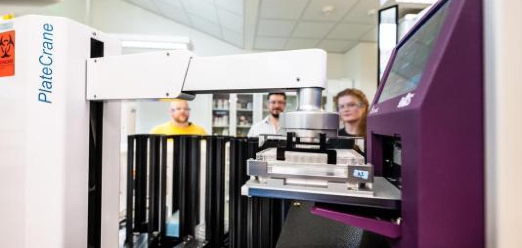 As a first step, researchers will outfit fellow scientists with sensors and observe them as they prepare for and perform lab procedures. 
